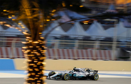 danh-bai-hamilton-tai-bahrain-bottas-lan-dau-gianh-pole-1