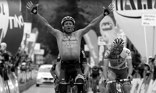 cua-ro-italy-thiet-mang-vi-dam-vao-xe-tai-khi-tap-luyen-1