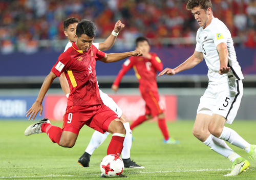 trung-phong-cua-u20-viet-nam-muon-choc-thung-luoi-u20-phap