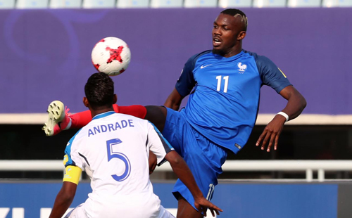 hlv-cua-phap-muon-vao-vong-knock-out-sau-tran-gap-viet-nam-1