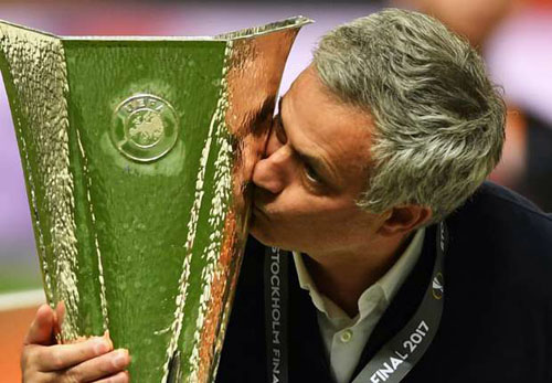 mourinho-toi-luon-chon-nhung-doi-bong-co-van-de