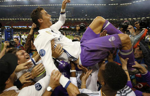 dong-doi-qua-quyet-ronaldo-se-o-lai-real
